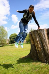 Our knees absorb shock in all our activities. Our knees absorb shock in all our activities.