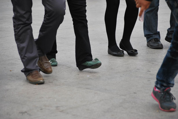 Are you a knee-flicking quad walker?